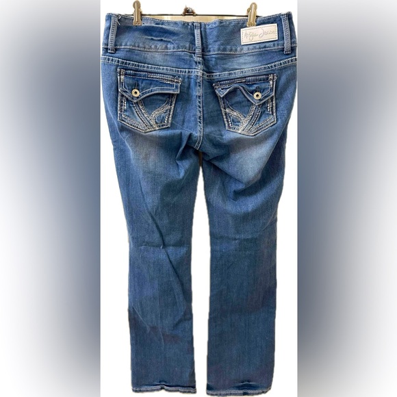 Ariya Women’s Washed Out Distressed Jeans 9/10 - Picture 2 of 3